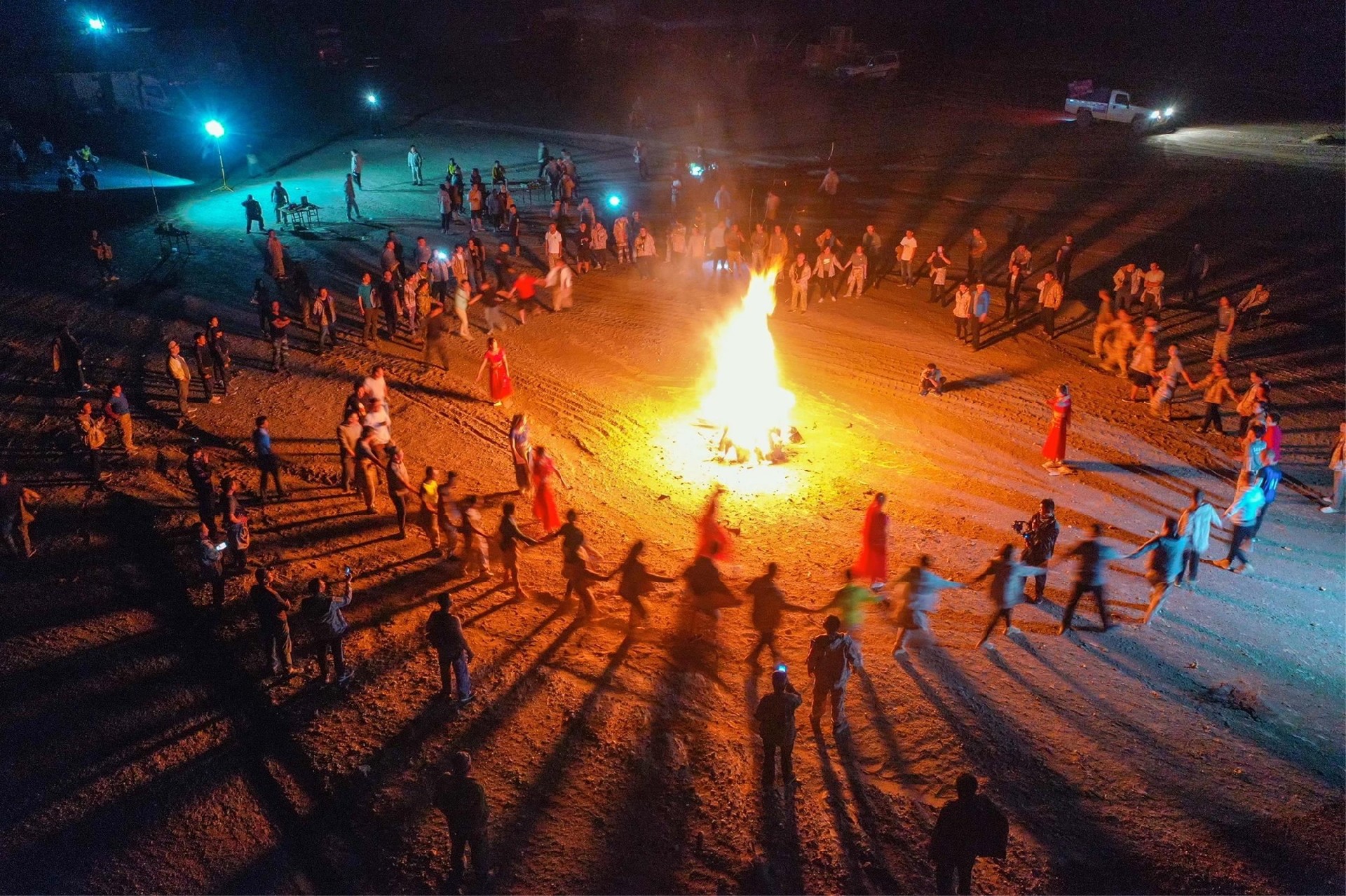 敦煌徒步篝火晚会