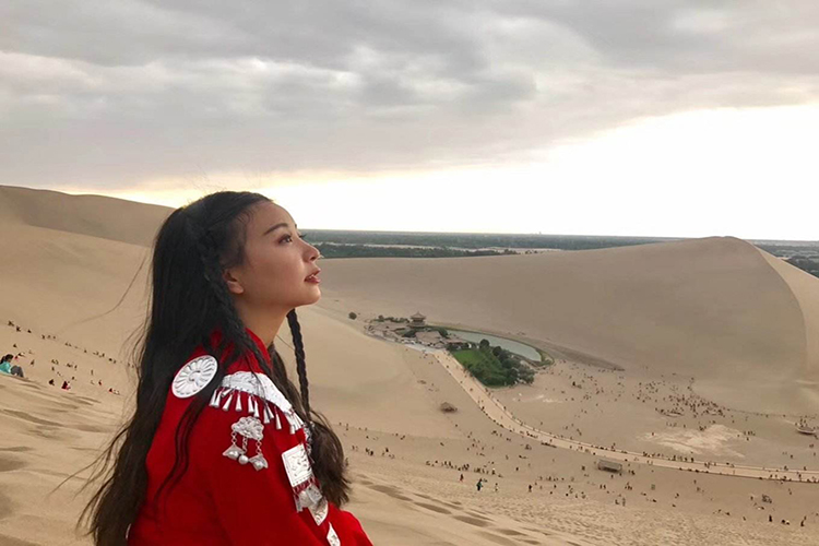 敦煌鸣沙山之旅